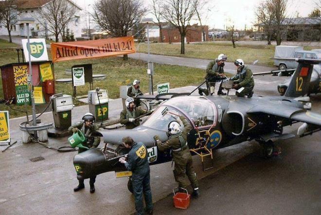 Häftet innehåller följande kapitel Förord........................................................................ sidan 3 Flygmuseet F 21 startade som förbandsmuseum.