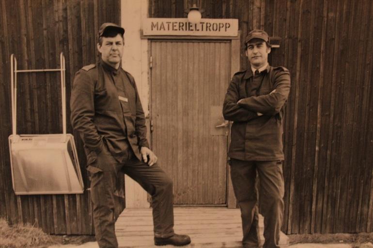 Övningsbasbataljonen på Hedenbasen Hedenbasen väster om Boden började anläggas 1940 och stod färdig för att tas i bruk år 1941. Flygbasen benämndes Fält 32 Heden.