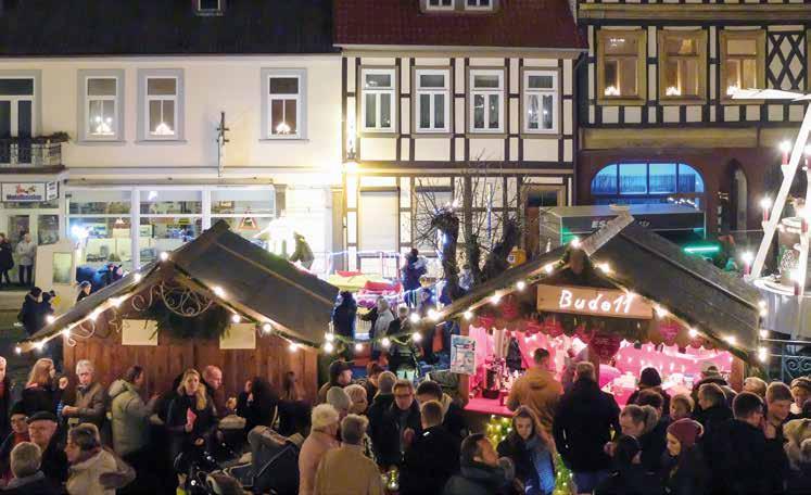 Blankenburger Sternthaler Weihnachtsmarkt vom 6. bis 15.12.2019 Auch in diesem Jahr gestalten viele Helfer den Sternthaler Weihnachtsmarkt auf dem Markt und im Historischen Rathaus.