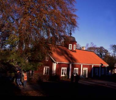 Orten är känd för sin klingsmedja, belägen vid Viraån mellan Viren och Losjön.