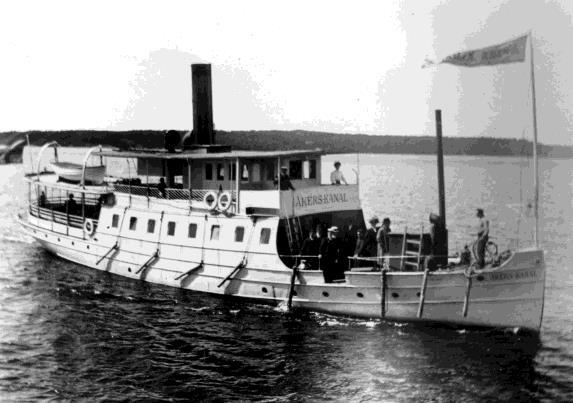 socken samt Näs i Rö socken och Rocksta i Angarns socken. Fram till 1883 var Toftesta holme i Garnsviken ändstation för sjöfarten, varefter hållplatsen flyttades till Garnsbro vid Norrtäljevägen.