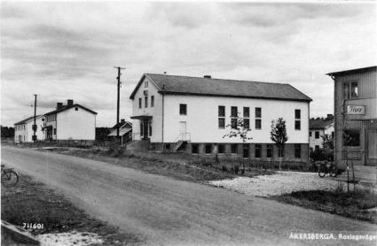 En båtsmans uppgift var att delta i stridshandlingarna från krigsfartyget, inte primärt att manövrera fartyget. C Calux Företag som 1955 övertog Melin & Söners fabrikslokal vid Åkers kanal.