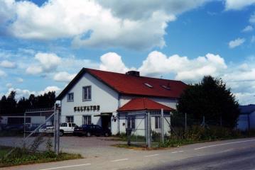 Hette under medeltiden Gröneborgsleden efter den på höjden strax norr om Östanå färjeläge belägna Grönborgs befästning. Fåfänga.