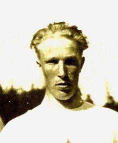 Folkskollärare, verksam på Österskärsskolan från 1925, tillika folkbibliotekerie, idrottsledare, amatörteaterskådespelare och aktiv inom arbetarrörelsen.