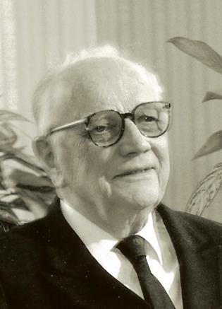 Jansson, Torsten 1909-2004. Affärsman, kommunalpolitiker (fp). Son till Edvard Jansson. Drev Janssons affär i Åkersberga och senare också Trevehallen.
