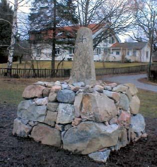 Herrgården, som har en sparsam arkitektonisk utsmyckning, är ett välbevarat exempel på en högborgerlig bostad från 1700-talet och är tack vare detta förklarad som byggnadsminnesmärke.