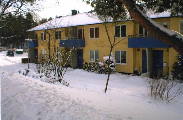 Möjligen friköptes den redan på 1700-talet och har därefter varit bostad åt ett flertal officerare. Mossberg, Carl 1917-1996.