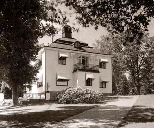 Patronatsrätt innebär rätt för en privatperson att tillsätta präster. Vanligen var det adelsmän, ägare till en sätesgård inom församlingen, som kom i åtnjutande av denna rättighet.