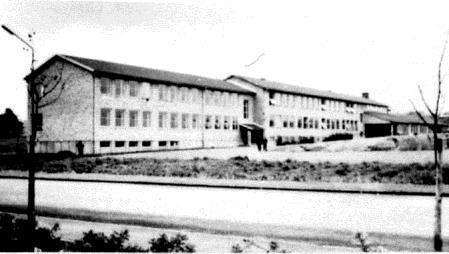 Bergaskolan ingick tillsammans med tolv andra skolor i Sverige i den försöksverksamhet, som föregick 1960-talets stora skolreform med enhetsskolans genomförande. Den s. k.