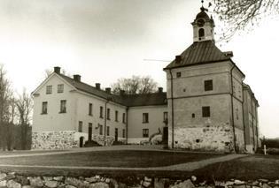 Rydbo friskola är en friskola för barn från 1 till 13 år. Skolan är belägen på Ådalsvägen i Rydbo.