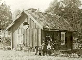 Berggren, Josef 1877-(?). Bryggarmästare. Startade bryggeriverksamhet 1902 i Åkersberga. Ångbryggeri. Berggren, Maja 1899-1988.