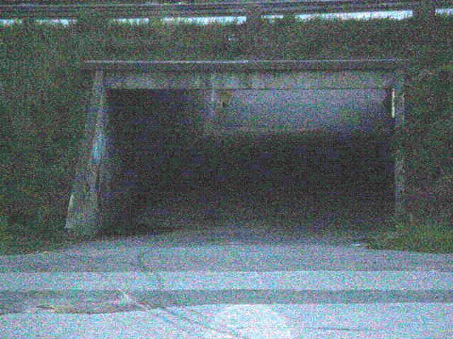 2. Det är svårt att överblicka sträckan då den slingrar sig mellan bostadsgator. Tunneln under den västliga infarten till Karlskrona är mörk och förvaltningen är illa skött.