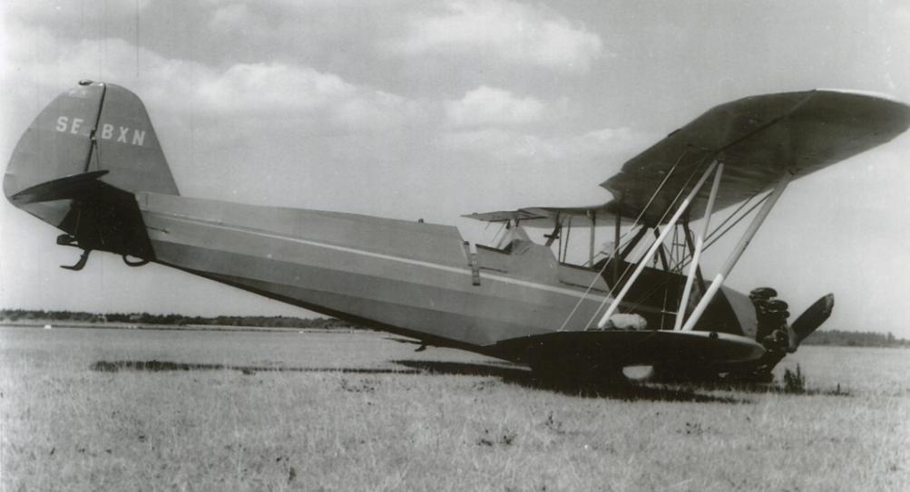 Lars Gibsson Flygskröna Gotlands Flygklubb, d.v.s. den FK, som Scandinavian IFFR besökte år 2007, hade år 1953 precis lagom till segelflygsäsongens början fått, en Focke Wulf Fw 44 J som gåva av Svenska Staten, förmedlad av F 12 i Kalmar.