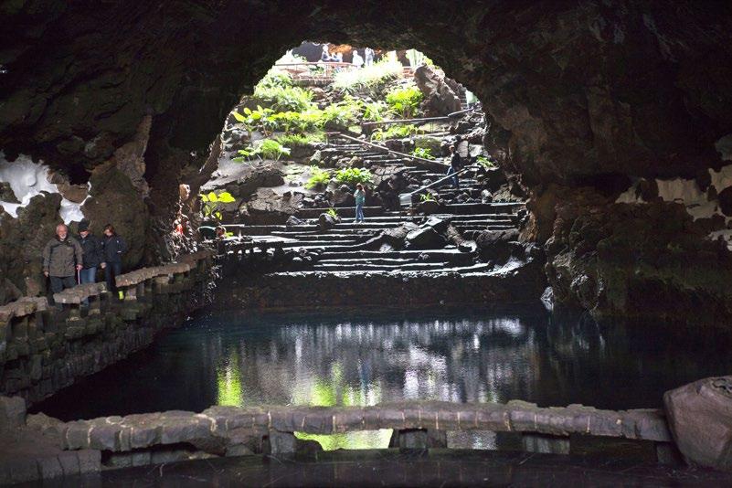 fcmanrique.org Cueva de los Verdes Grottsystemet Cueva de los Verdes skapades av en lavaström. Nu är det en av öns mest säregna platser att besöka.