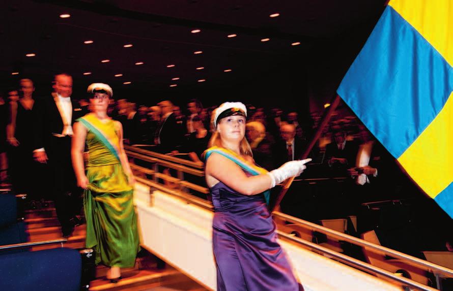 26 Doktorspromotionen 2012 text allan eriksson foto johan wingborg Färgstarkt skådespel Det är tjusigt, glamoröst och pampigt. Vad talar vi om?