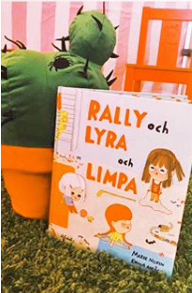 Före ni börjar Ni kommer att behöva: Boken om Rally och Lyra och Limpa Klappramsa (finns längst ner i materialet) En vacker, slät sten som ryms i små händer och kan fungera som berättarsten En vacker