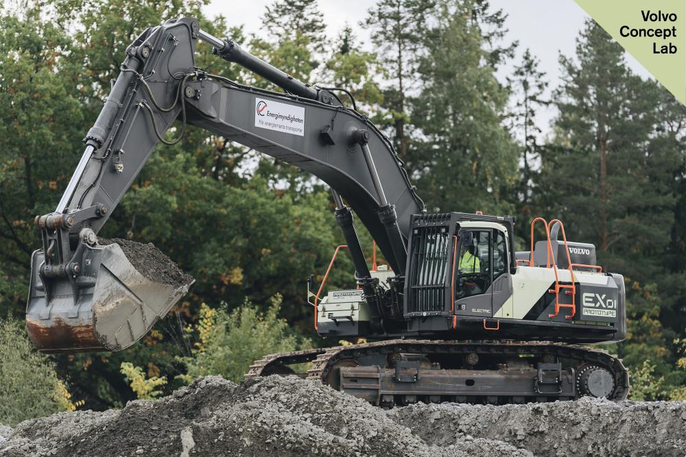 och representanter från internationell press vid Volvo Exploration Forum i september 2016. HX1 var vårt konceptbevis, förklarar Uwe Müller, överordnad projektansvarig för Electric Site på Volvo CE.