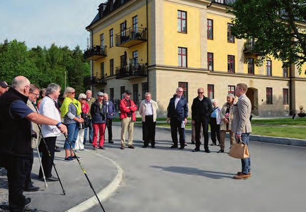 Vapenbrödernas VÅRUTFLYKT till Rindö Den 10. Juni, solsken som brukligt, samlades en skara om 32 personer Vapenbröder. Alla med ett digert förflutet i olika befattningar vid dåvarande KA1.