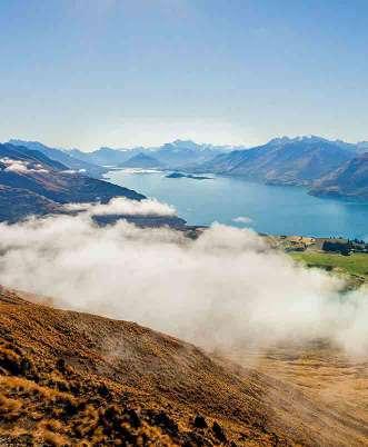 Dag 5 Tranzalpintåg I Christchurch stiger vi på Tranzalpintåget som under fem timmar oss rakt över sydön genom ett fullständigt hänförande och dramatiskt landskap fram till Greymouth.