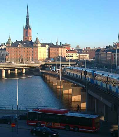 Inledning Strategi för en växande region Stockholmsregionen utvecklas starkt och tillväxten förutspås fortsätta under överskådlig tid.