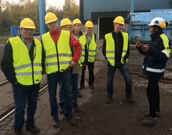 JERNKONTORET Lärare från Brogårdsgymnasiet besöker Scana Björneborg. Elever från Tullängsgymnasiet besöker Suzuki Garphyttan. av samma styrsystem från Siemens som SSAB har i sin produktion.