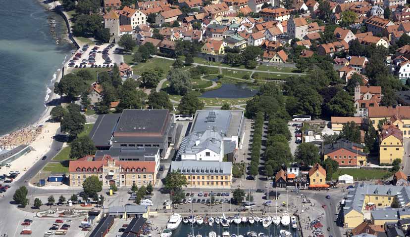 Högskolan på Gotland skulle också innebära att Almedalsbiblioteket skulle bli en samlande och utvecklande resurs för alla öns bibliotek.