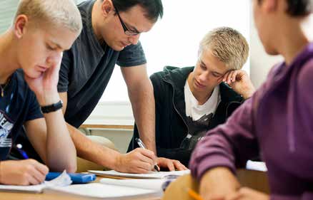 Tydligt ledarskap Att det finns ett tydligt ledarskap på alla nivåer från politisk nivå till skolnivå som markerar betydelsen av arbetet med ökad skolnärvaro är en viktig förutsättning.