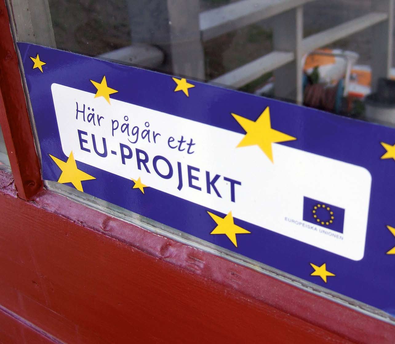 Regional utveckling och sammanhållning EU:s regionala utvecklingsstöd har som mål att minska de ekonomiska och sociala skillnaderna mellan EU:s regioner och att öka EU:s konkurrenskraft gentemot