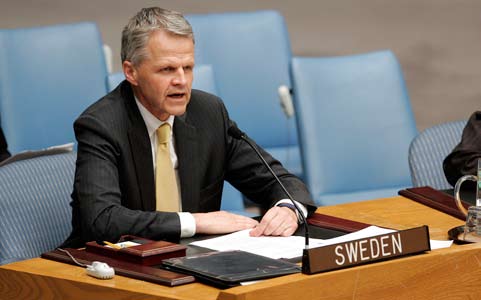 organisationen ställs inför. Sverige har bidragit aktivt till att skärpa FN:s sanktionsinstrument och till FN:s arbete för mänskliga rättigheter, menar man.