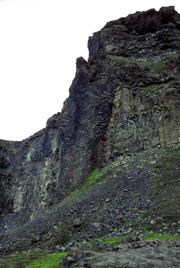 mineraltillväxt i hålrum (modifierad efter Walker, 1960). Fig. 35.