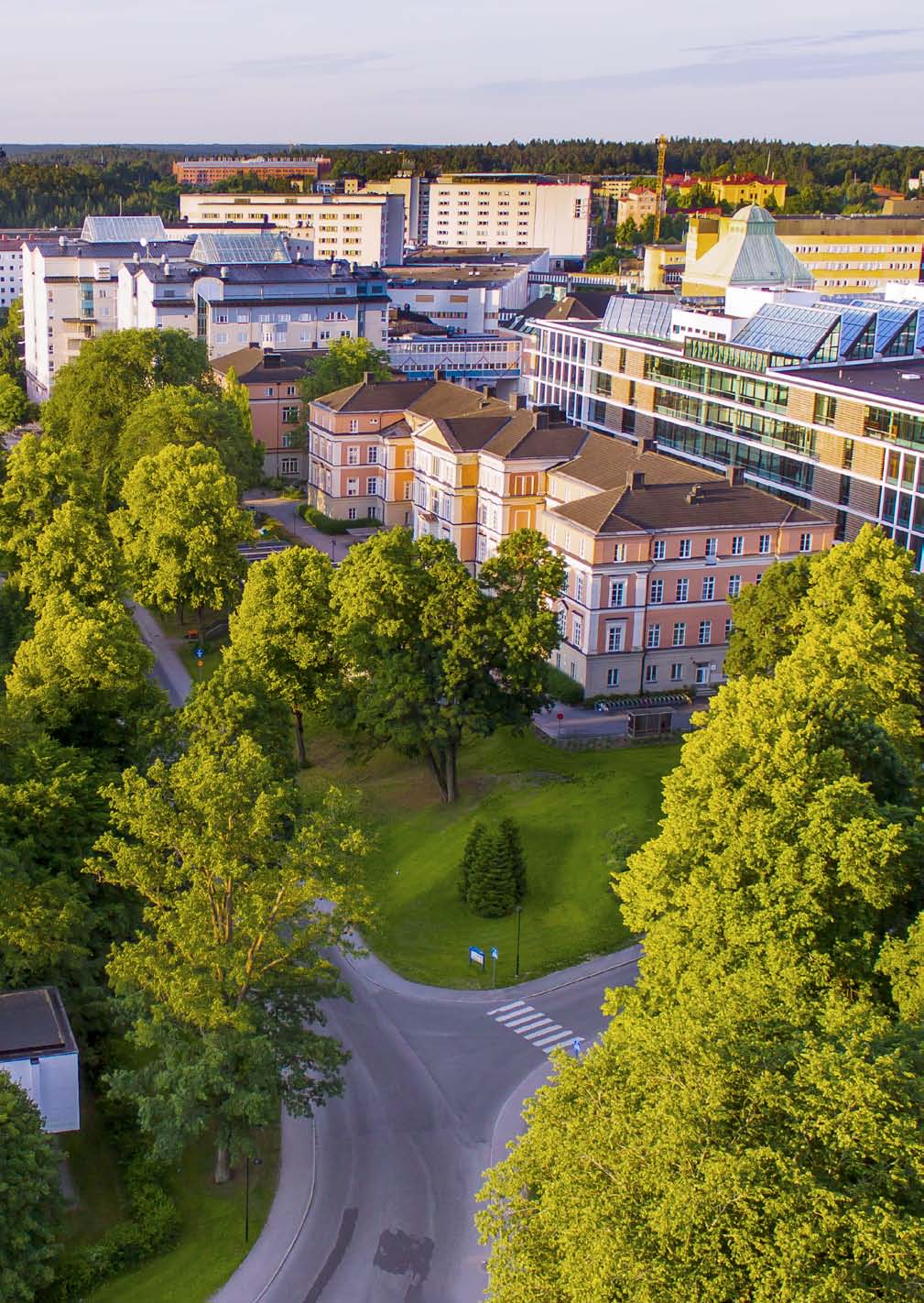 AKADEMISKA SJUKHUSET Landstinget i Uppsala län Akademiska sjukhuset ligger centralt i Uppsala på ett område som till ytan motsvarar cirka 20 stadskvarter.