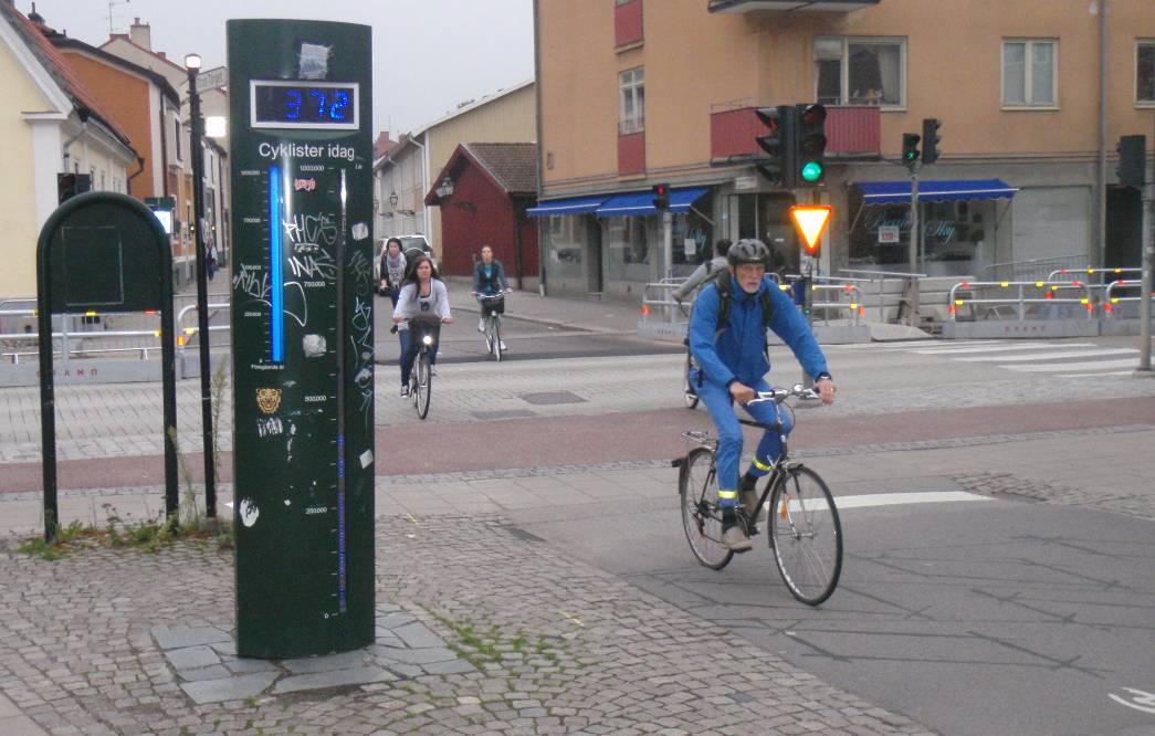 finns med. Utvärderingen visade att Metor 2000 var den bästa utrustningen, den missade endast 4 av 459 cyklar vid normala cykeltrafikflöden.