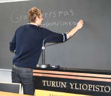 Kom ihåg att ingen vet vad du planerat det gör ingenting om något faller borta. Tiden för framträdandet är alltid begränsad, du hinner hur som helst inte berätta allt.