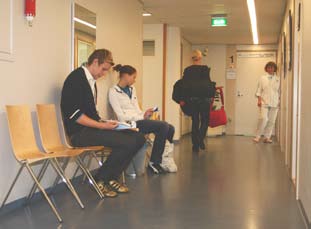 Lugnande mediciner (bensodiazepiner, t.ex. alprazolam, diazepam, oxazepam) har en avslappnande effekt och minskar ångest och rädsla vid framträdandet.