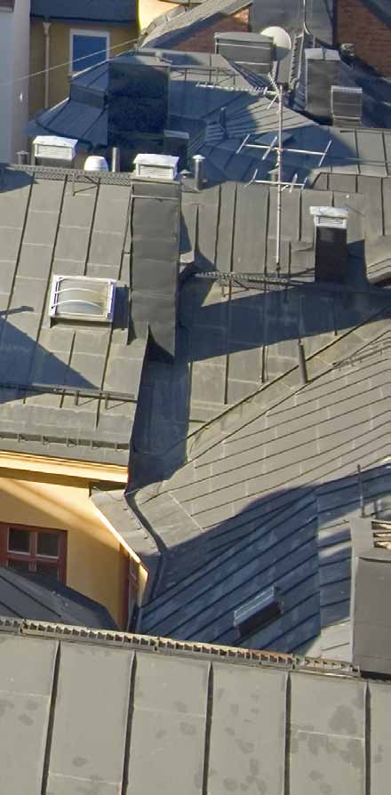 Tillträde till tak Undvik om möjligt att placera installationer som kräver service och underhåll på tak Allt drift- och underhållsarbete samt alla materialtransporter är betydligt svårare att utföra