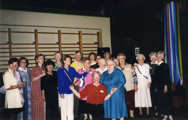 Det var första gången som de finska dansledarna uppträdde som en skild grupp vid ett internationellt möte. Vi dansade också våra danser gemensamt.