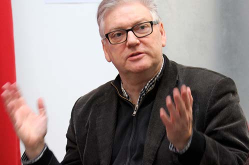BJARNE STENQUIST 1. Hur kan design användas inom social innovation? För mig är design ett kodord för att man jobbar utifrån ett medborgarperspektiv.