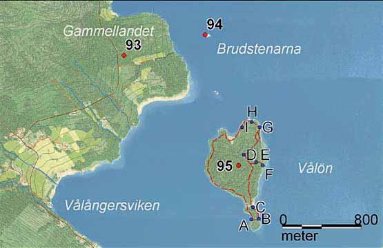 93 Långröse på Gammellandet Ett stort långröse från bronsåldern breder ut sig i granskogen. Ett väl värt besök för den historieintresserade. Vid vägen finns ett bord som lämpar sig för fika.