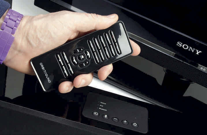 Till Pioneerlimpan medföljer en subwoofer. Den är något plastigare i sin uppbyggnad än den relativt robusta limpan, och har något större yttermått än Orbitsound-basen.