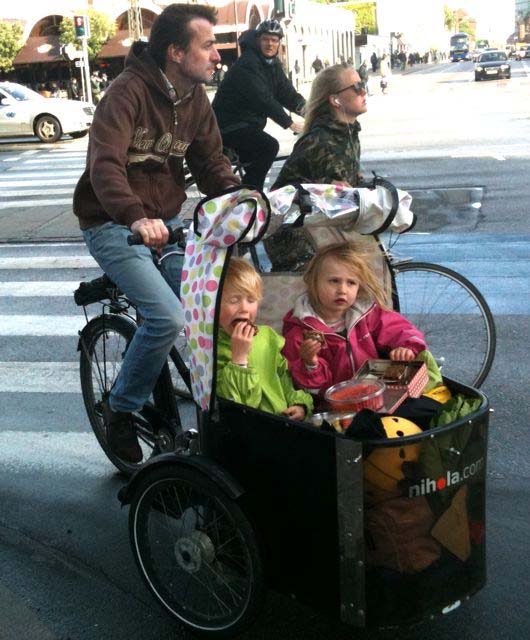 Cykla mer? Där cyklar beretts bättre plats i trafiken har cyklandet ökat dramatiskt i Stockholm en fördubbling på femton år.