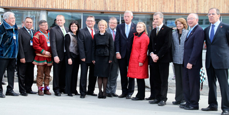 gier mellan Barentsrådet (Barents Euro-Arctic Council, BEAC) och Arktiska rådet ska utnyttjas, liksom med EU:s olika samarbetsprogram och de medel dessa tillhanda håller.