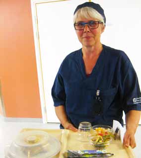 Hallands sjukhus arbetar mycket med kökspersonalens kompetensförhöjning. Till exempel uppgraderade de för några år sedan köksbiträden till kockar.