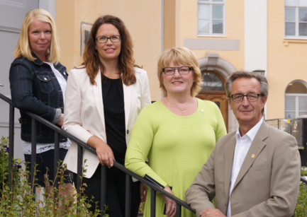 Lars Kallsäby (c), Marléne Tamlin (MP), Anders Teljebäck (S), Amanda Agestav (KD) och Magnus Edström (MP) Landstinget I landstinget Västmanland styr Socialdemokraterna ihop med
