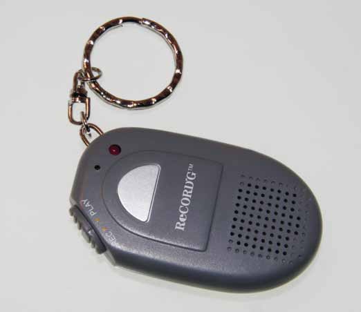 Att komma ihåg och att planera tid Recording Keychain är en nyckelring där man kan spela in ett meddelande max 10 sekunder långt.