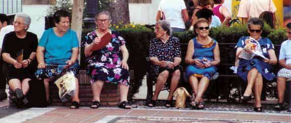 Befolkningsgeografi 45 Världens demografiska utmaning Spaniens åldrande befolkning. Spanien har stora demografiska utmaningar framför sig.