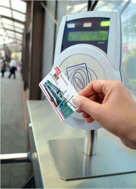 Ett alternativ till spärrar eller vändkors är täta slumpvisa biljettkontroller.