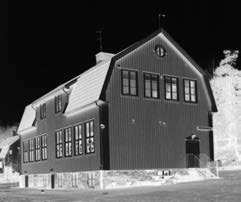 Vid Lärjeån tillkom Gunnilse tegelbruk och i början av 1950-talet byggdes AB Skånska Cementgjuteriets betongvarufabrik i Hjällbo.