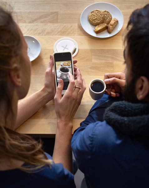PRESSKITT / APRIL 2015 / 2 PH124103 Ladda där du är I dag är smartphones en naturlig del av våra