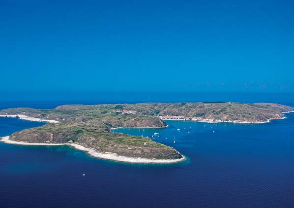 UTFLYKT TILL ÖN SUSAK Ön Losinj tillsammans med öarna runt omkring sig formar en unik skärgård i Adriatiska havet.