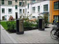 Underjordsbehållare ersätter behov av soprum och för kommunen uppkommer ingen kostnad för kärl på de hämtställen där underjordsbehållare installerats.